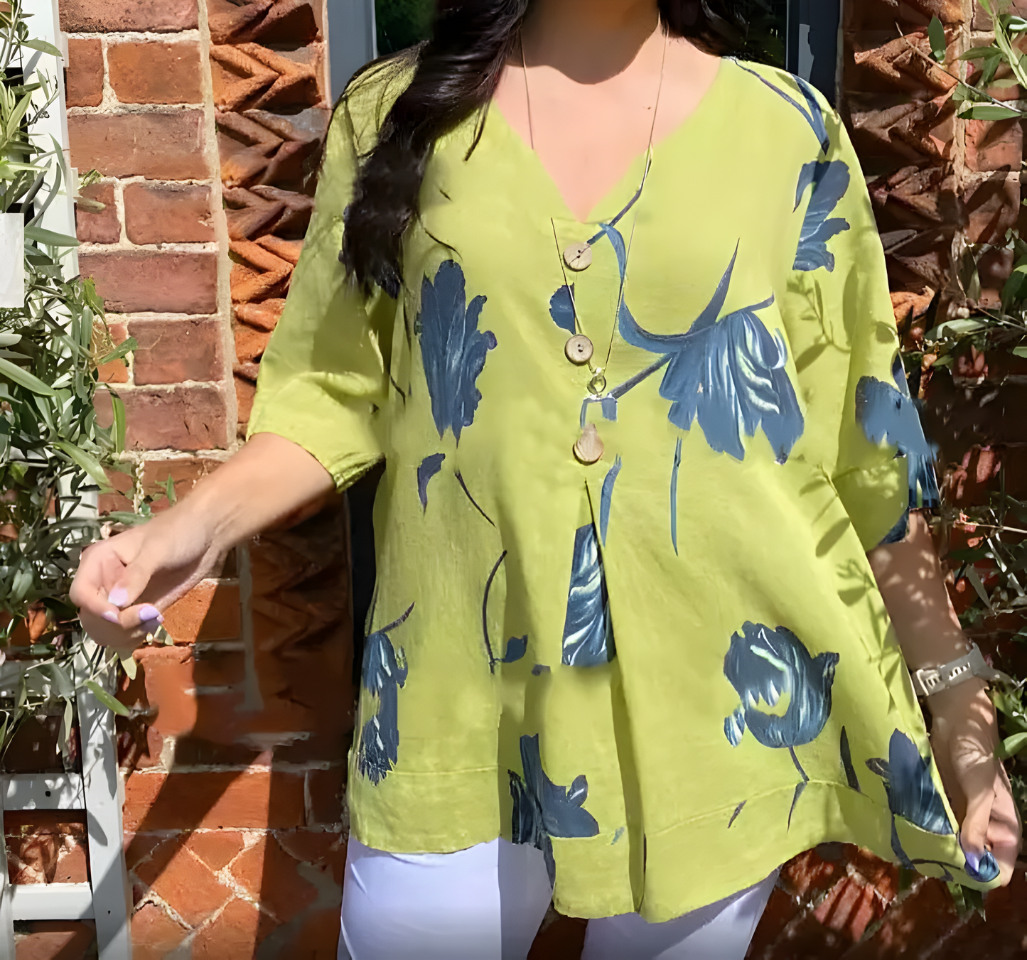 Stilværk™ | Blouse de printemps avec décolleté en V