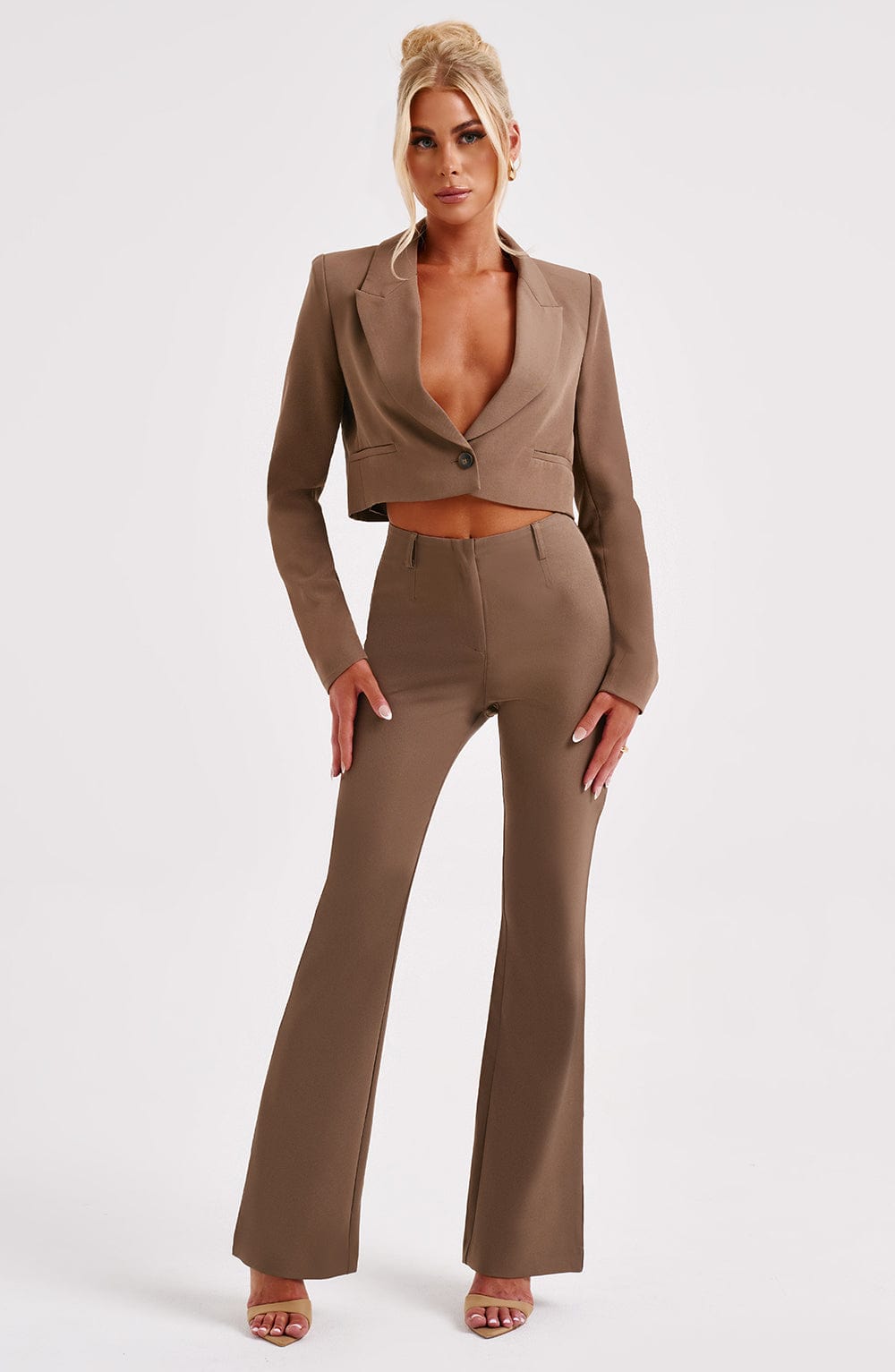 Topfitters™ | Darci Cropped Blazer - Mokka